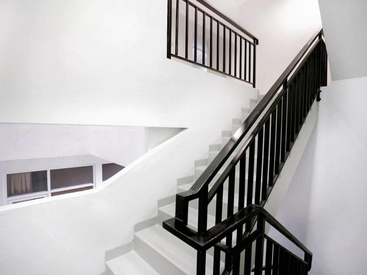 Oyo 415 The Kartini 8 Residence Jakarta Extérieur photo